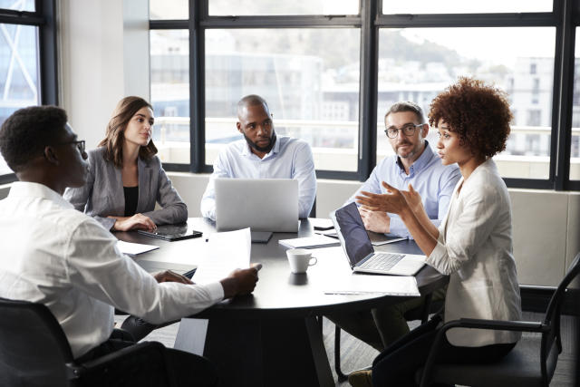 Professional Ways to Say ‘It Was a Pleasure Meeting You’: Smart Alternatives for Young Corporate Professionals